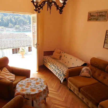 Διαμέρισμα Apartments By The Sea Stomorska, Solta - 11198 *
